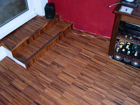 parkett hochkant rio doussie mit stufe